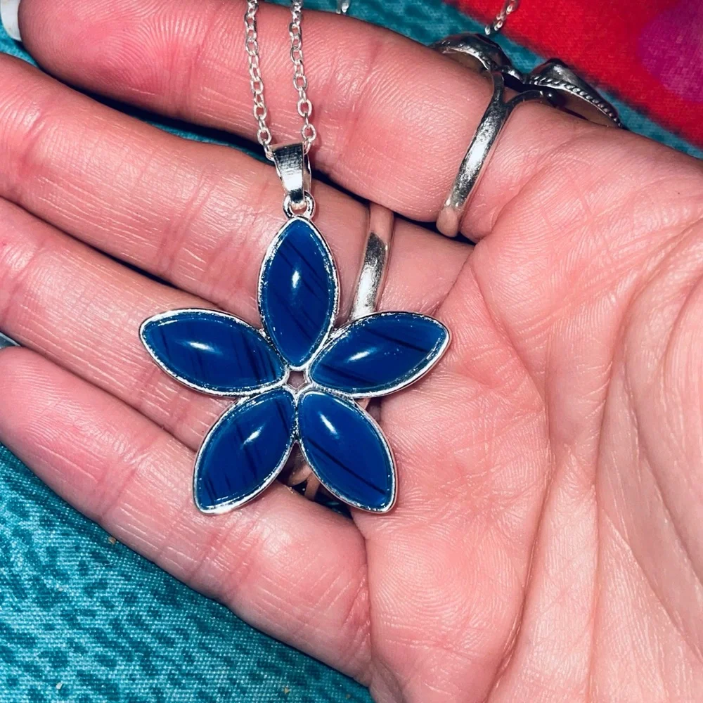 New Blue Stripe Agate Sterling Silver Boho Handmade Floral Daisy Necklace